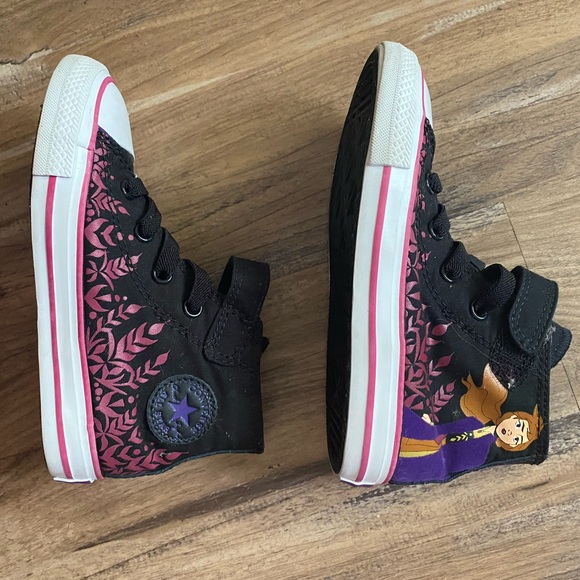 anna frozen converse